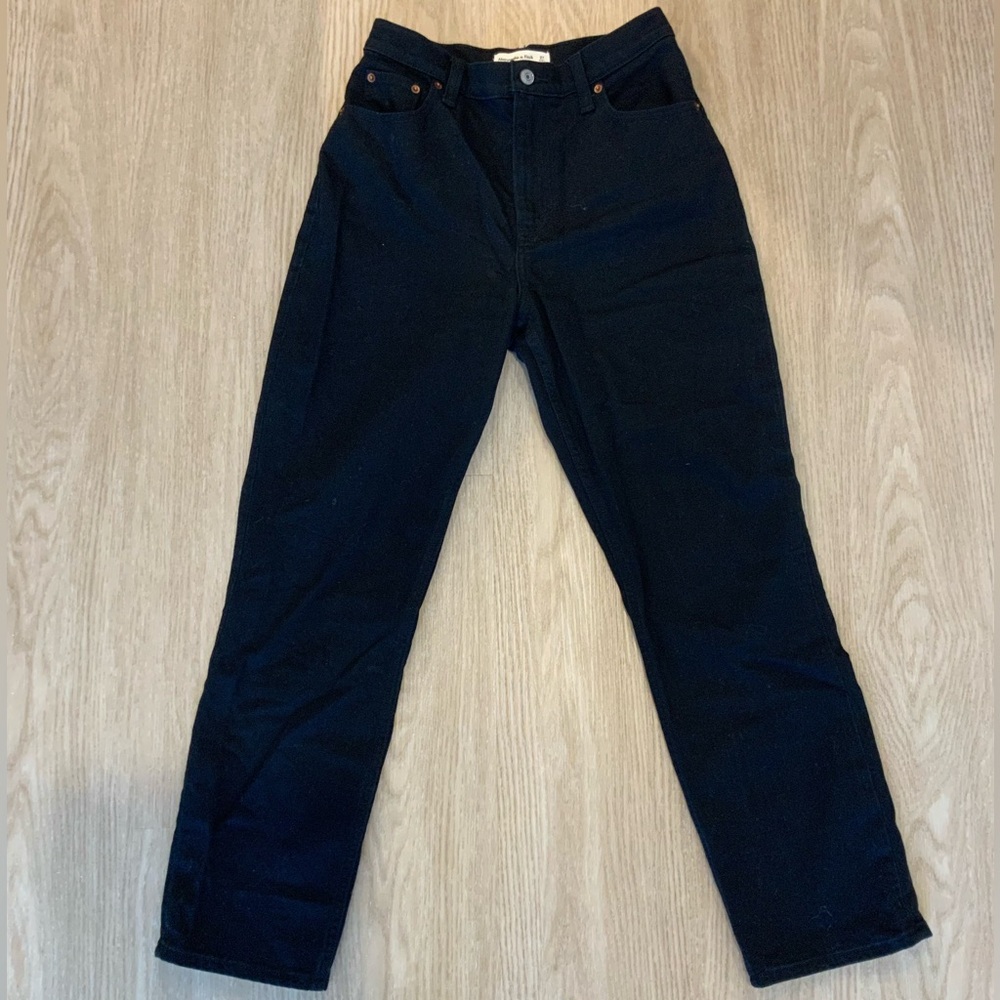 Abercrombie Curve Love Ultra High Rise 90s Straight Jean - No Fade Black